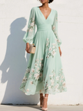 Gabriela ™ Vestido midi floral plisado de gasa con escote en V verde claro
